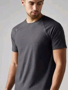 RHONE Reign Short Sleeve Shirt Men's Large Gray Tech Tee Active Gym Training